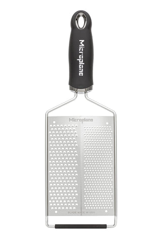 Microplane rallador dual con hojas finas para parmesano, sabor intenso y textura perfecta.