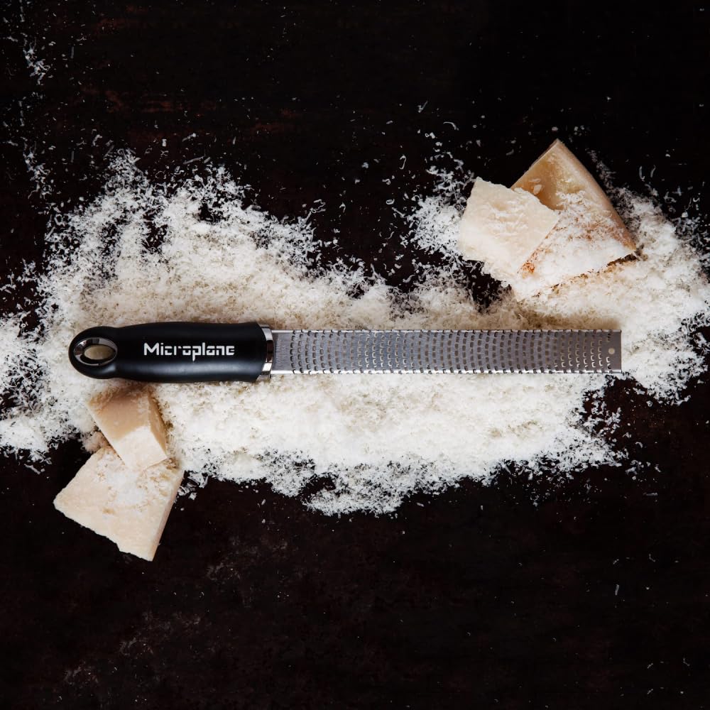Microplane rallador nuez moscada: convierte especias enteras en polvos aromáticos.