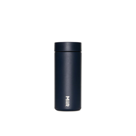 Miir 360 Traveler, vaso de acero inoxidable con tapa 360, sin fugas para llevar.
