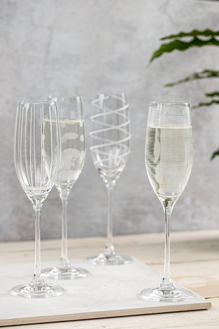 Set de 4 copas apto para mesas festivas.