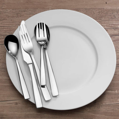 Mikasa Delano cuchara de cena con acabado lustroso para vajilla moderna.