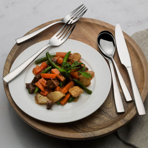Mikasa Delano tenedor de ensalada para porciones equilibradas.