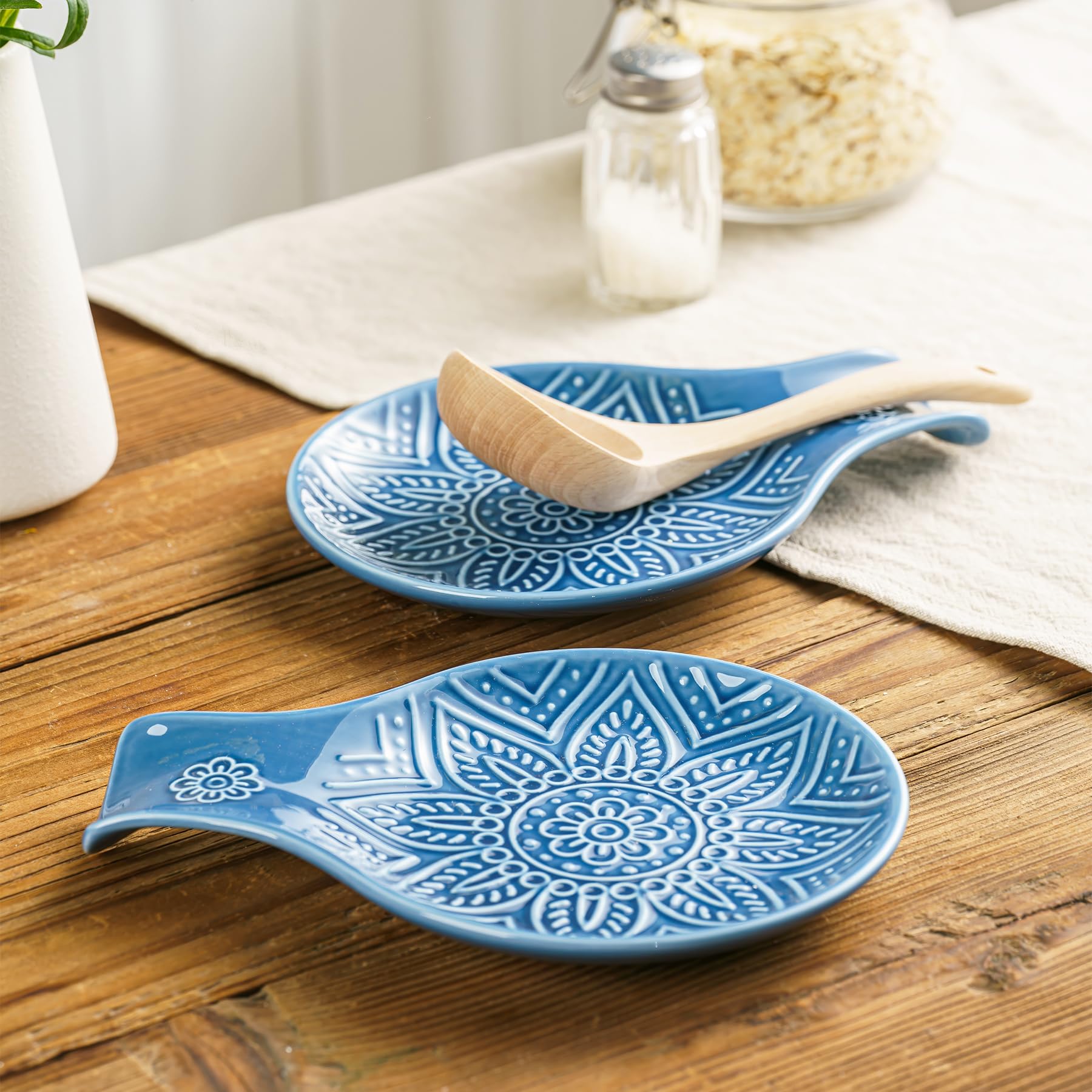 MIKIGEY escurridor cerámico con patrón floral, ideal para utensilios de cocina.