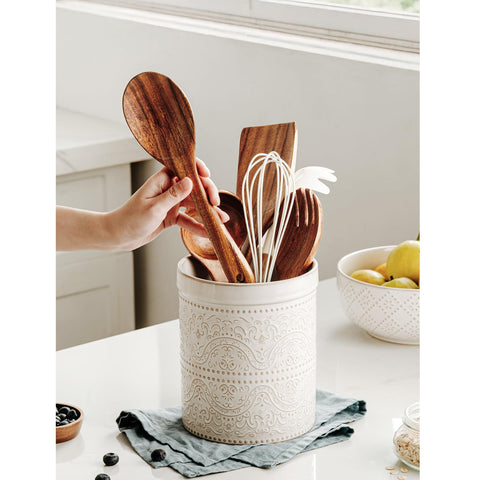 MIKIGEY porta-utensilios cerámica con relieve y detalle decorativo para cocinas con estilo vintage.