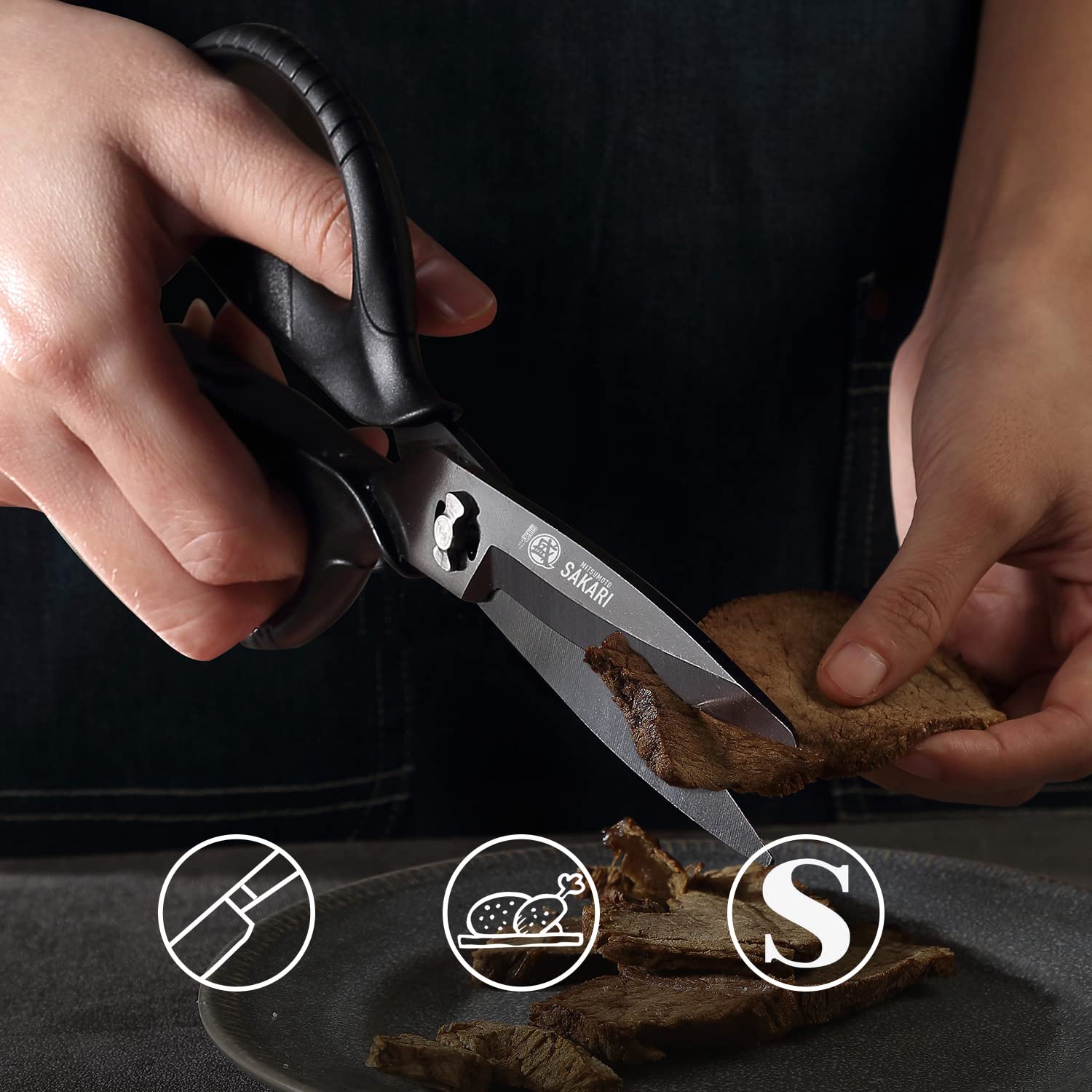 Mango ergonómico de tijeras Mitsumoto Sakari para agarre cómodo y estable.