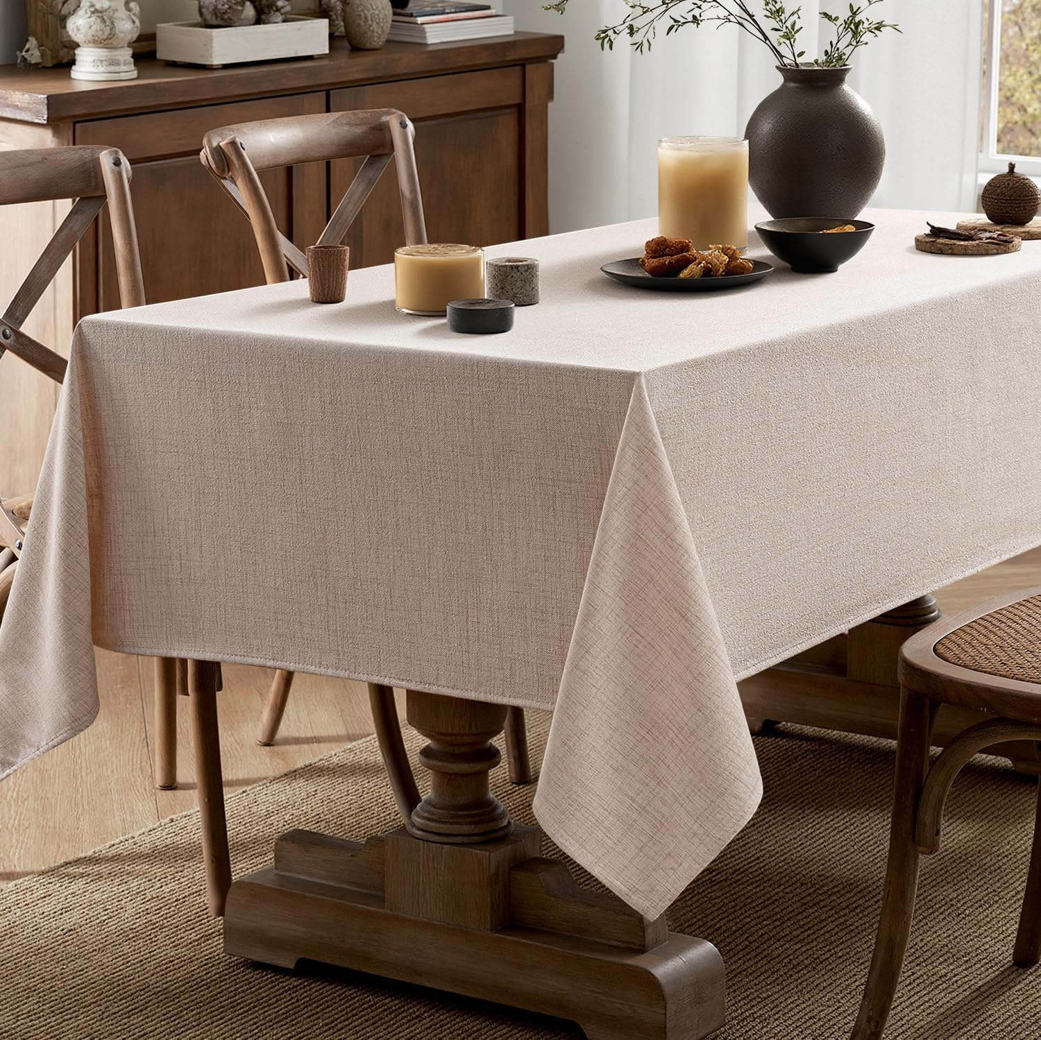 Drapeado suave del mantel MIULEE para mesas grandes y elegantes.