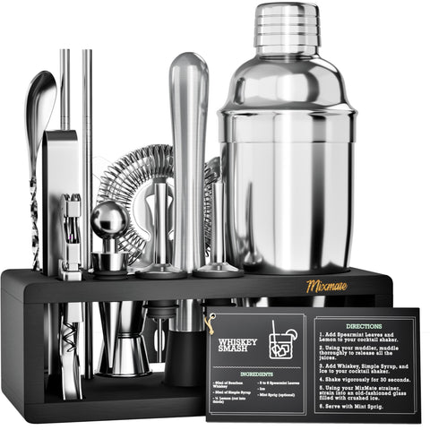 MixMate coctelera en conjunto de bar, ideal para preparar cócteles en casa con estilo.