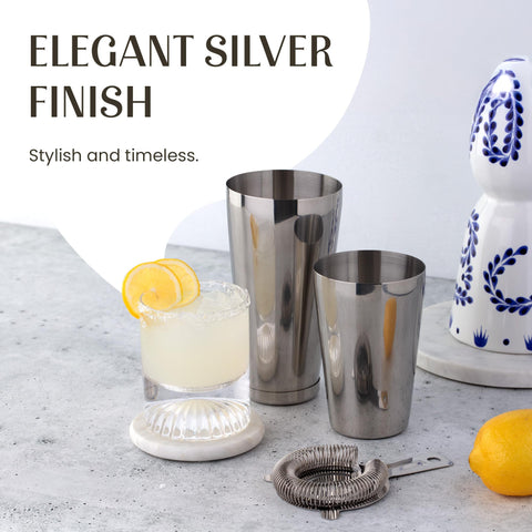 Medición precisa con jigger Mixology y Craft para cócteles tipo martini y margaritas.