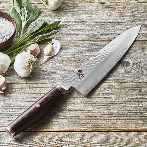 Miyabi Artisan 8 pulgadas vista general del cuchillo y mango pakkawood