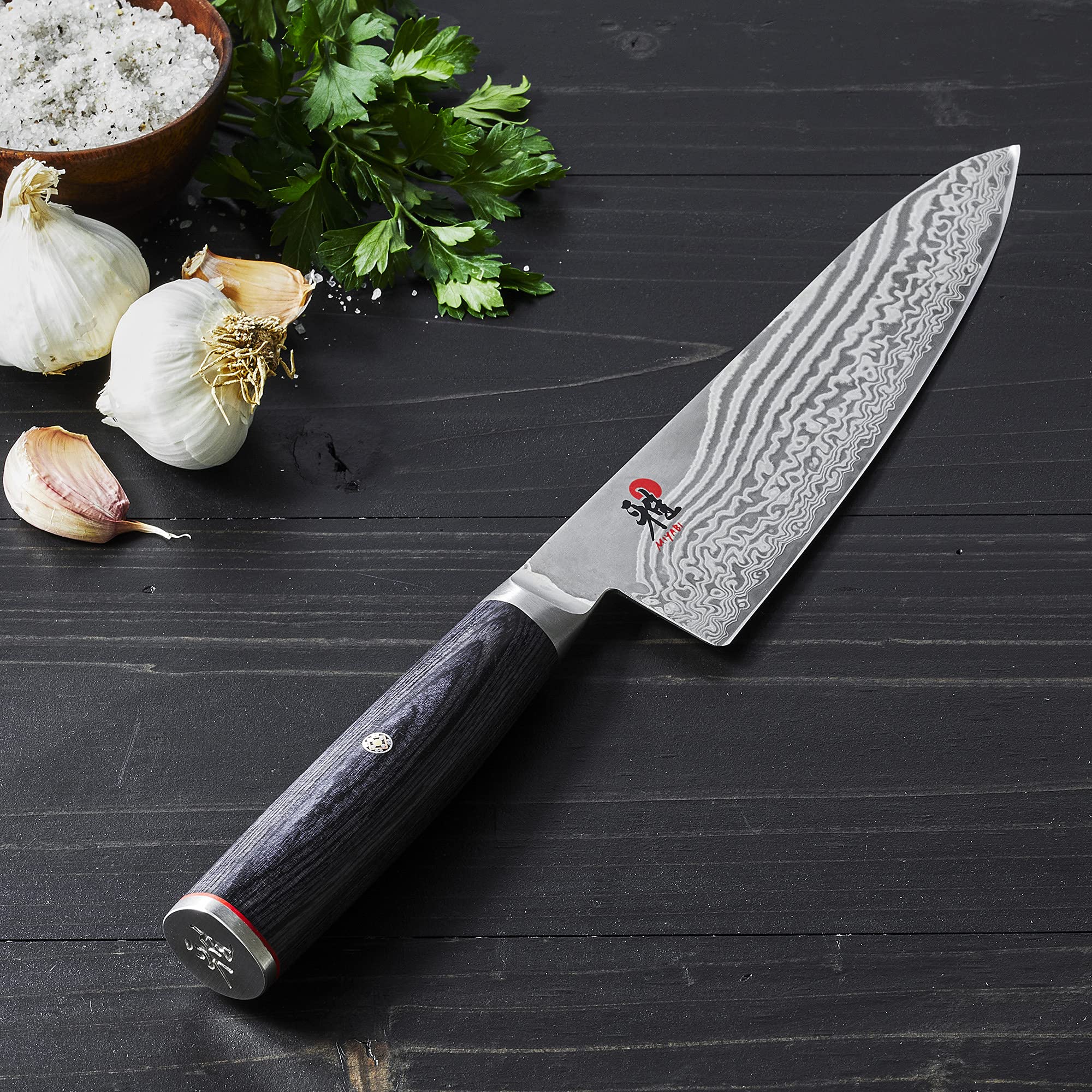 Miyabi Kaizen II empuñadura forma D pakkawood, agarre cómodo y seguro