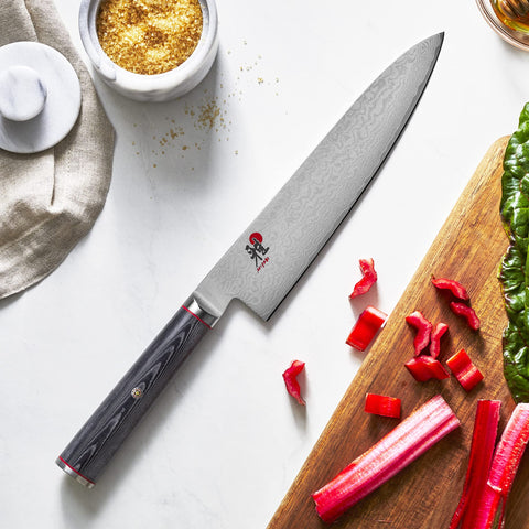Mango Micarta negro en forma D de Miyabi Kaizen para agarre estable