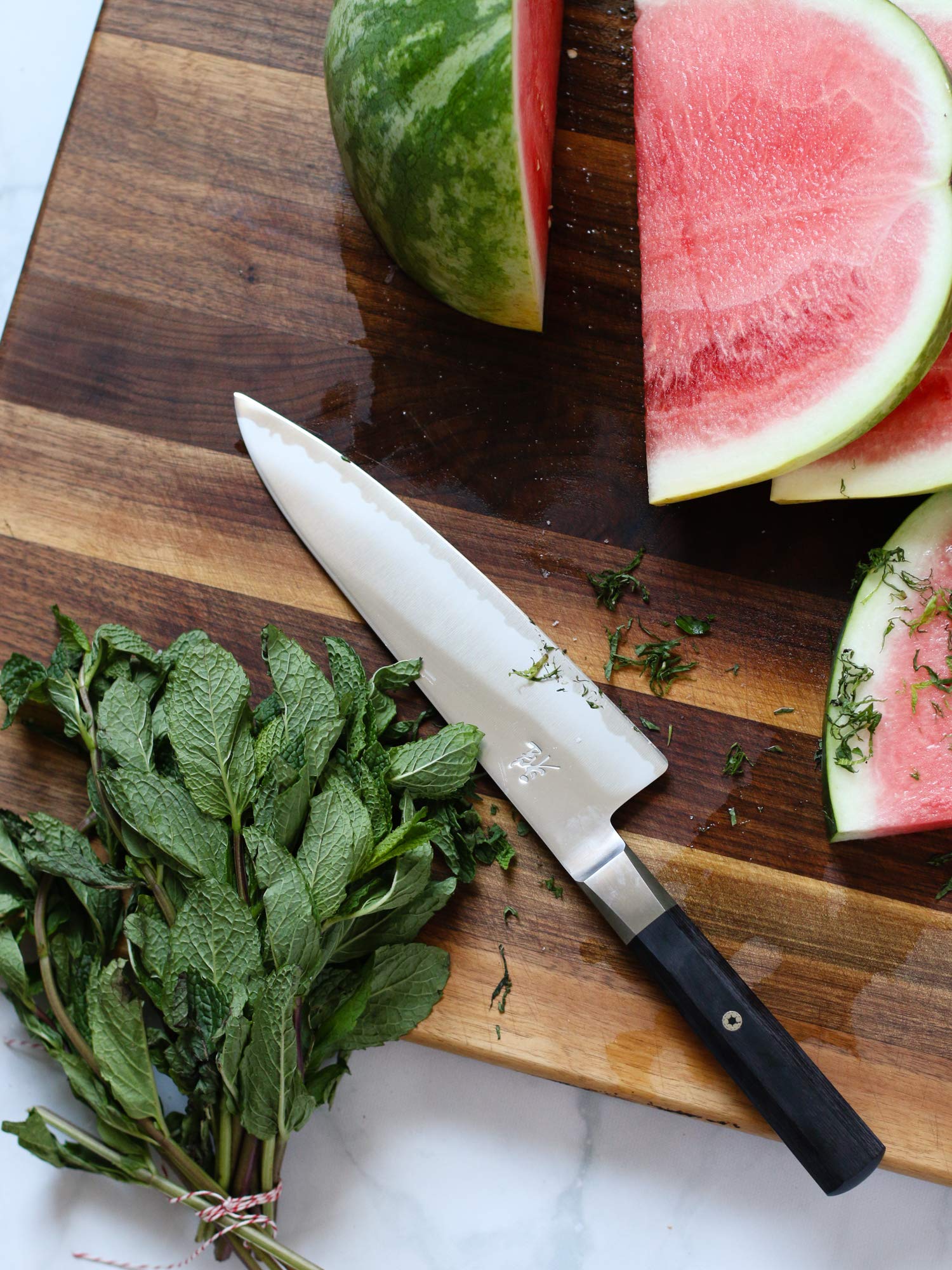 MIYABI Koh: afilado manual, corte limpio y preciso para verduras y carnes