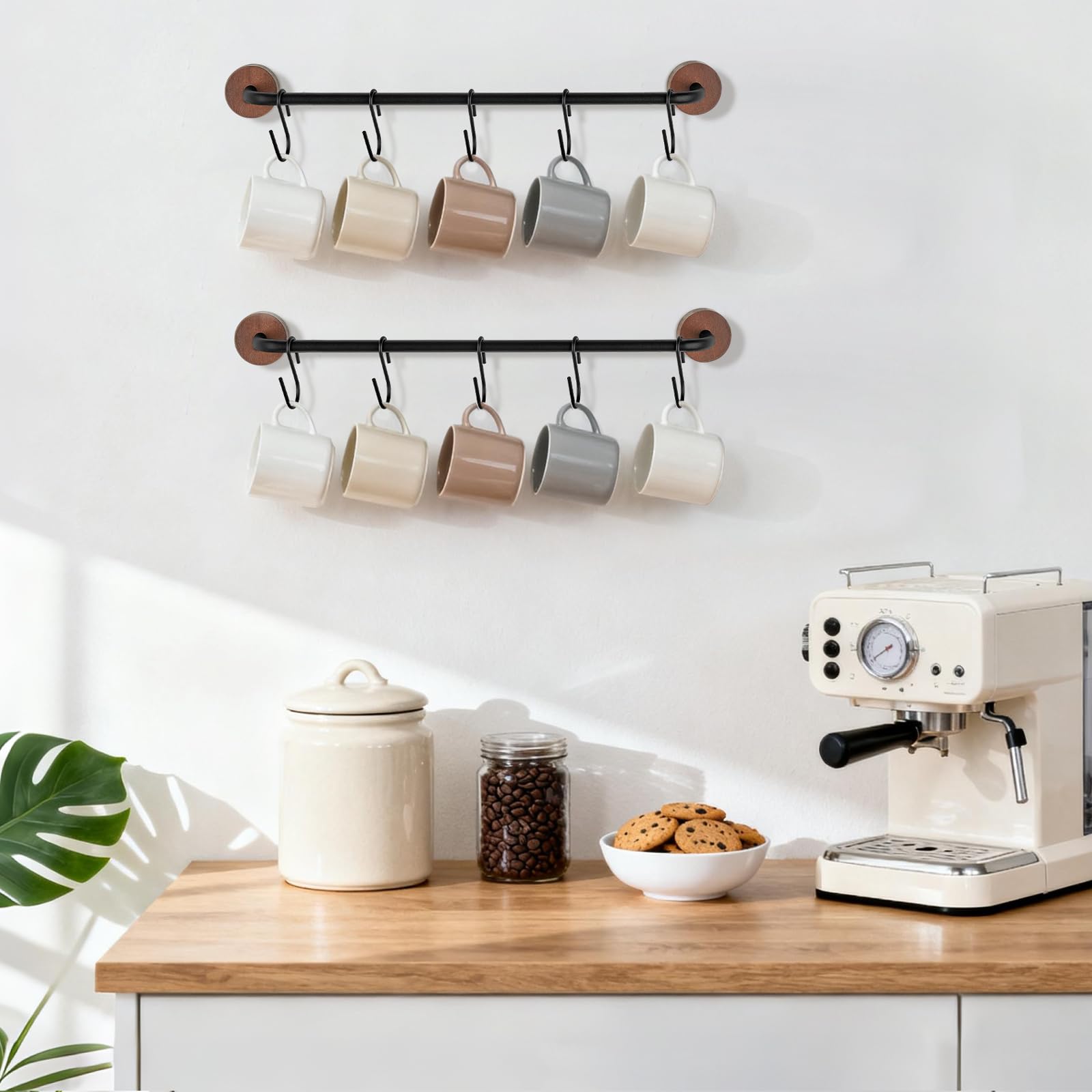 Mkono porta-tazas-madera-hierro, combinación duradera que da un toque rústico a la cocina.