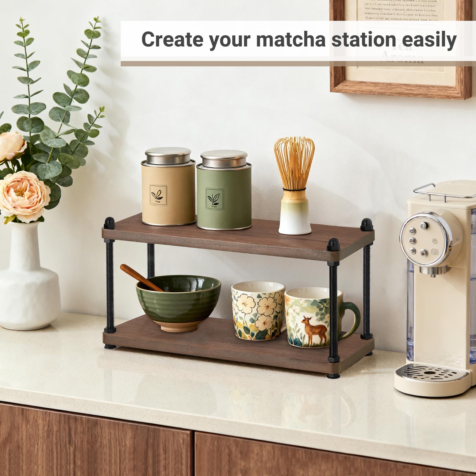 Mkono soporte para tazas en el mostrador, ideal para café diario.