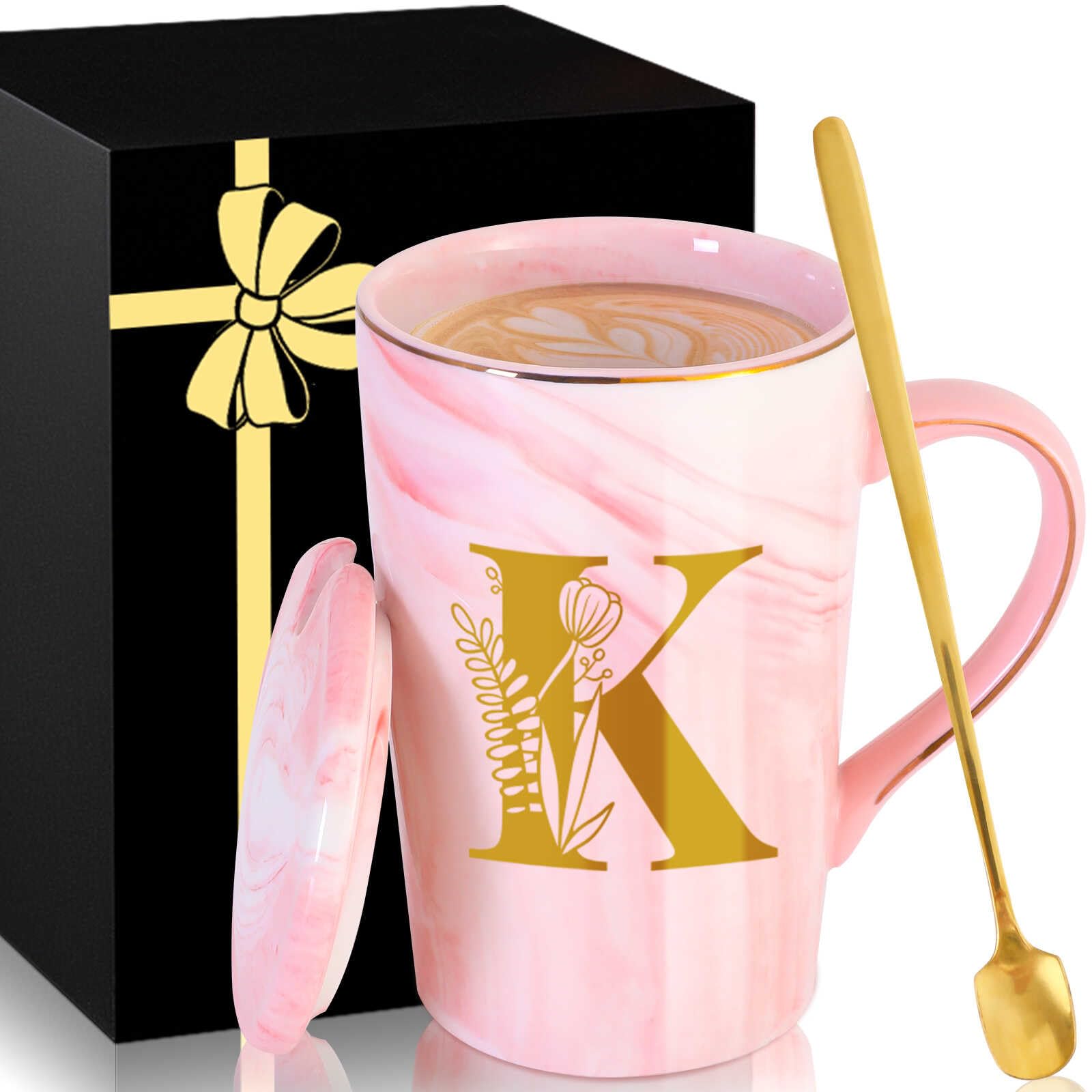Taza MNZZ cerámica personalizada con tapa en acabado rosa mármol, regalo elegante.