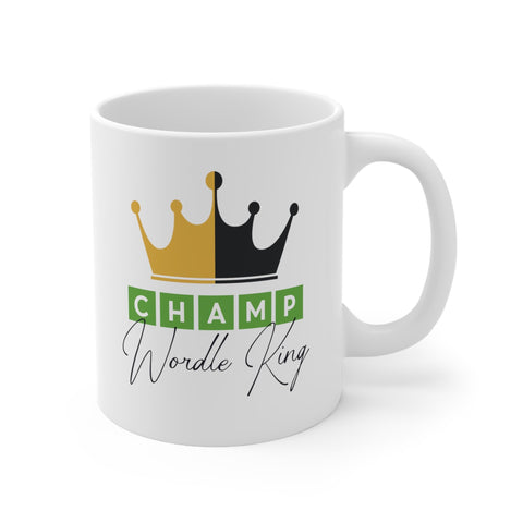 Taza MoltDesigns Champ Wordle King vista frontal, ideal para café matutino.