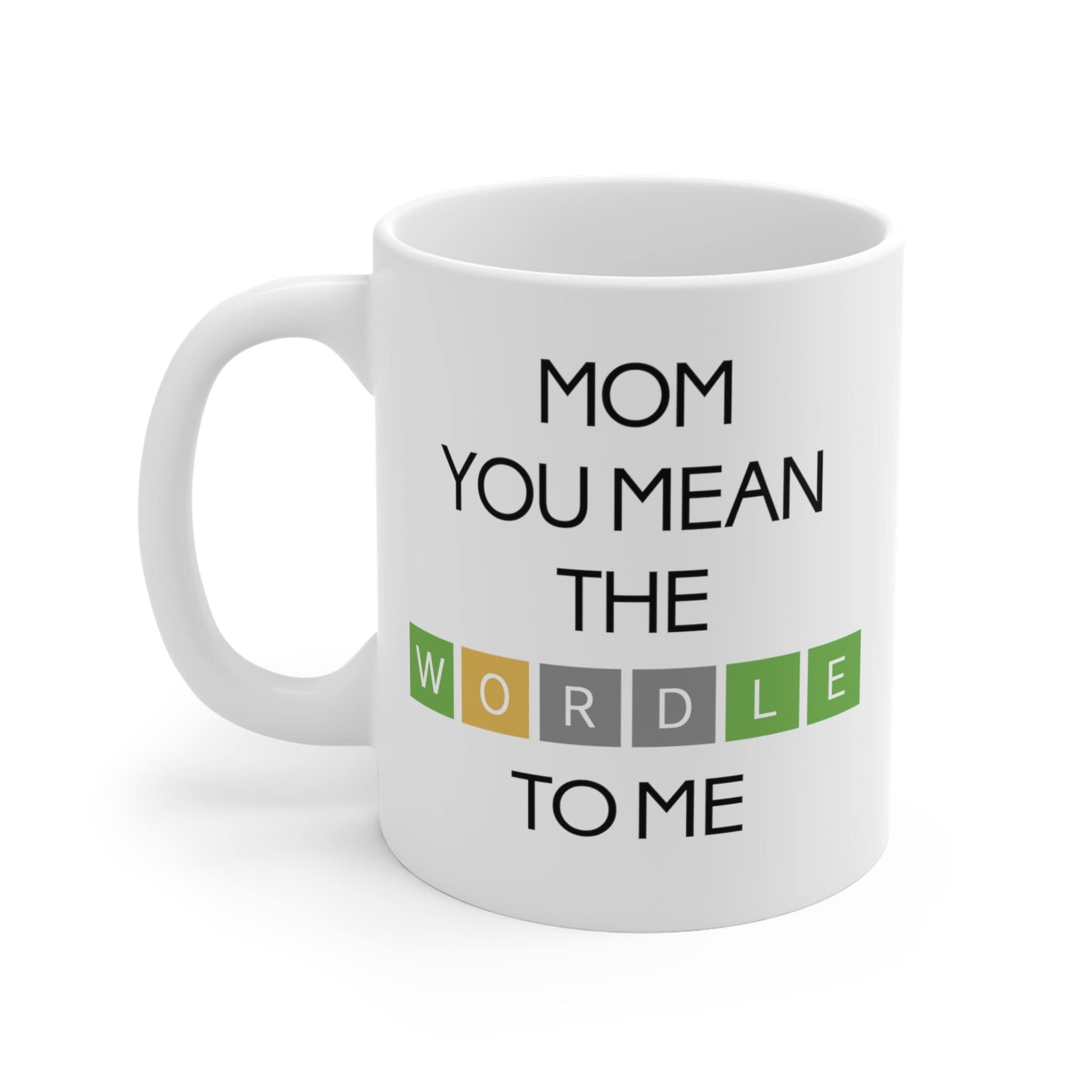Taza MoltDesigns Mamá Wordle, frente con diseño divertido para el desayuno