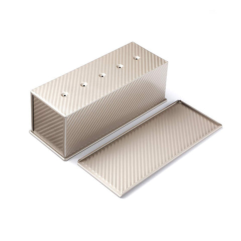 Monfish Pullman pan con dimensiones externas claras para planificación de hornos domésticos.