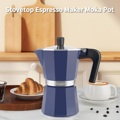 Espresso cubano preparado en casa con la cafetera Mongdio moka