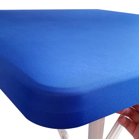 Monibana cubierta de mesa cuadrada azul con borde elástico.