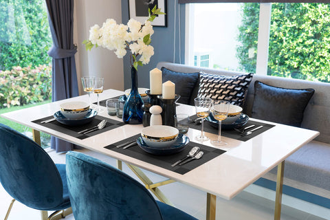 Manteles antideslizantes More Decor, brindan base estable durante comidas familiares.