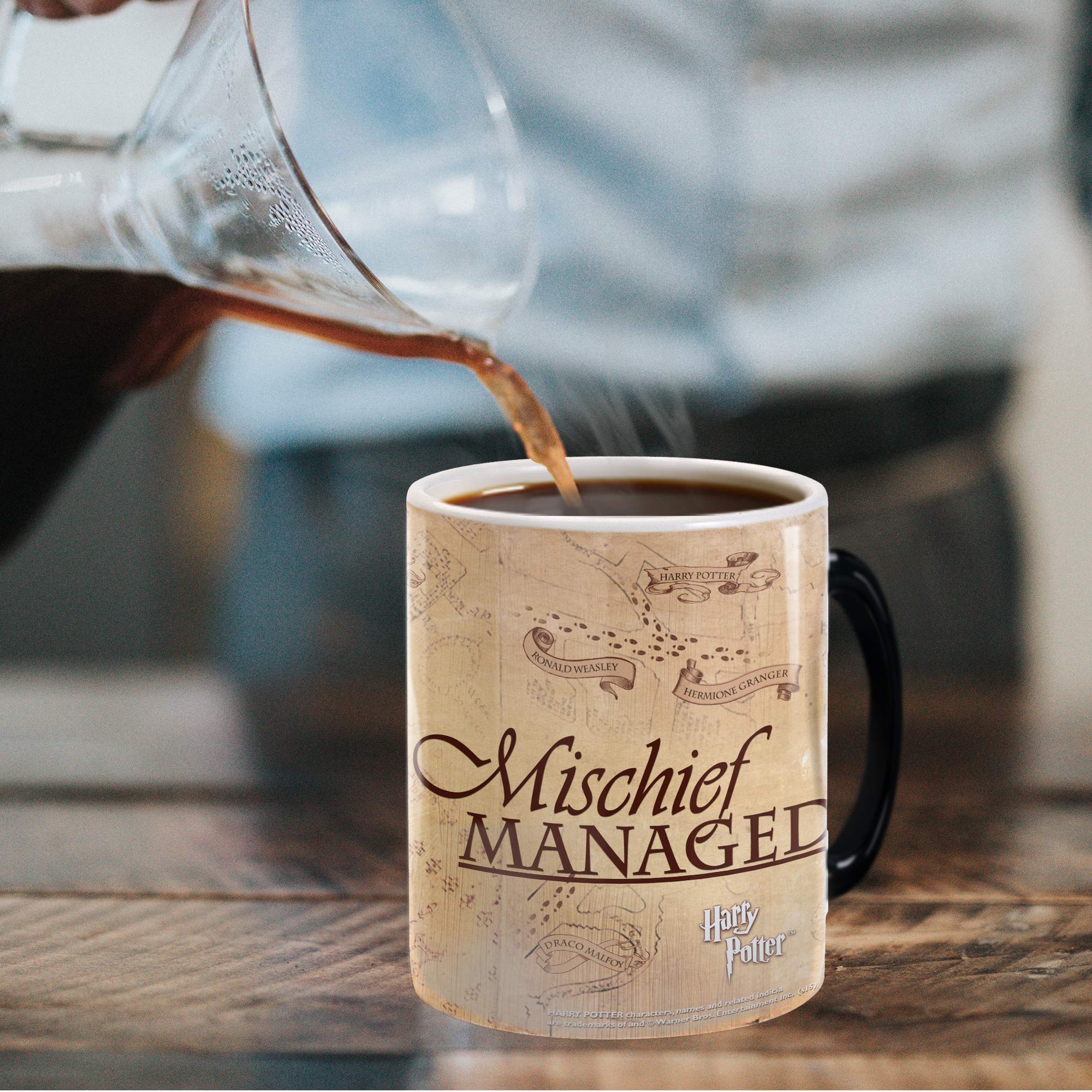 Morphing Mugs revela el mapa Marauders al verter líquido caliente, diseño mágico