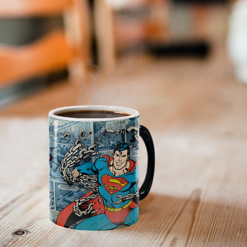 Morphing Mugs Superman: imágenes reveladas al añadir líquido caliente.