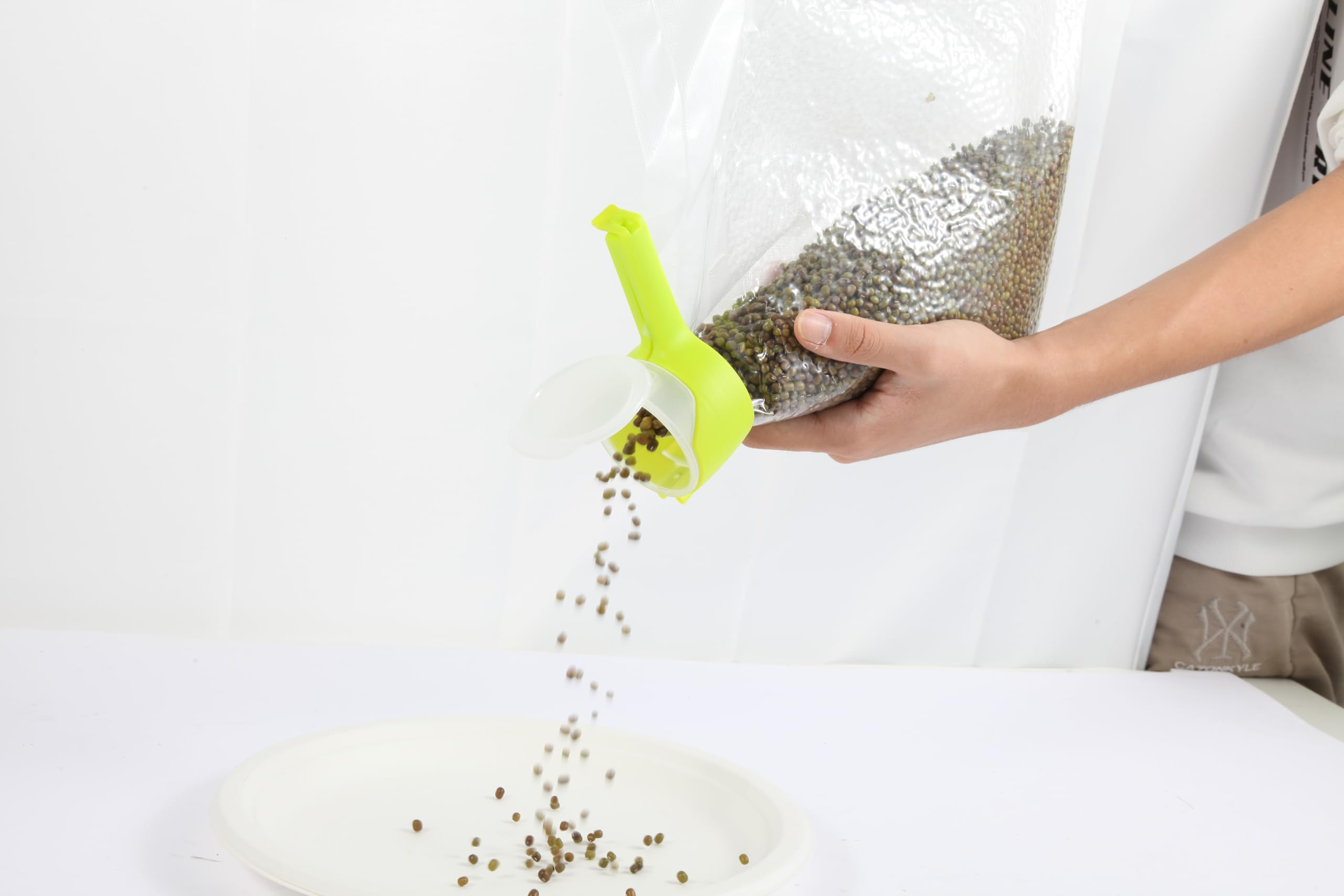 Ideal en cocinas ocupadas para almacenamiento seguro de comida seca.
