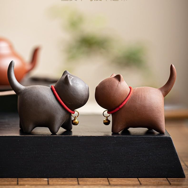MOZEO Mascota de té gato púrpura, en mesa de té, aporta ambiente elegante.