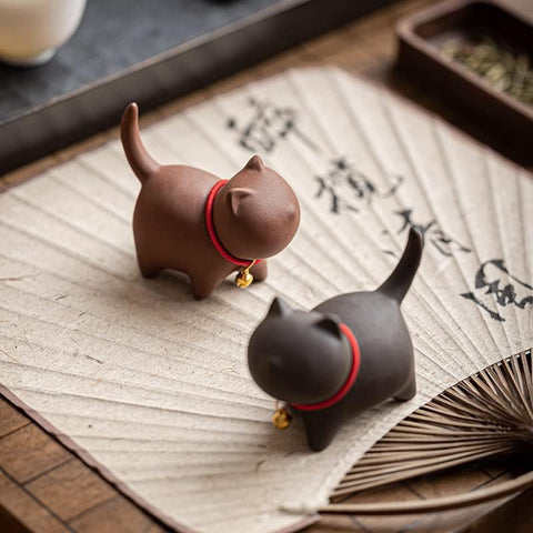 MOZEO Mascota de té gato púrpura, detalle artesanal único para colección.