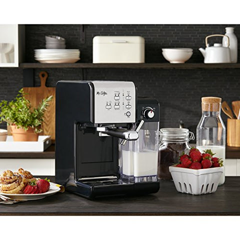 Mr. Coffee: diseño compacto y moderno, perfecto para hogares pequeños.