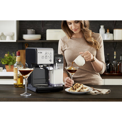 Mr. Coffee: rejilla ajustable para tazas altas y cortas.