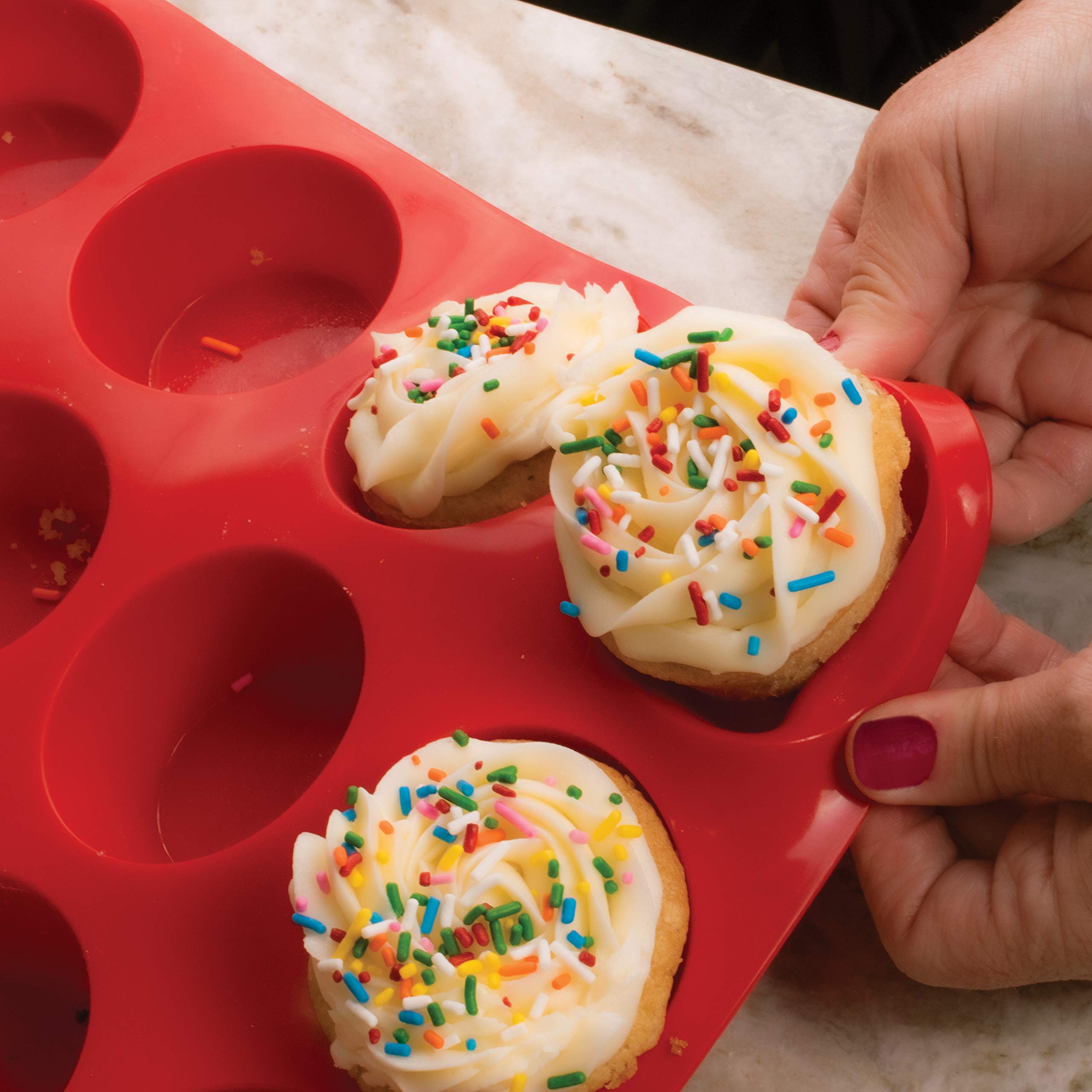 Desmolde fácil con silicona de Mrs. Anderson's Baking para muffins y cupcakes.
