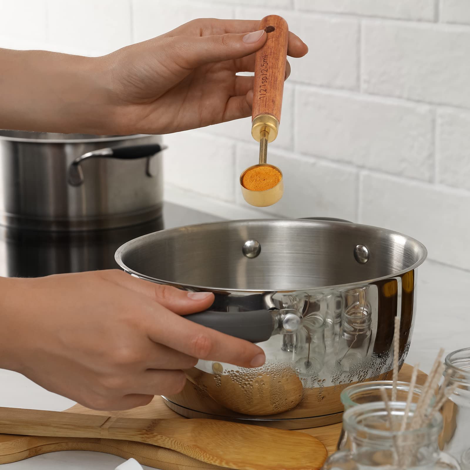 Muchtolove Uso multiusos para cocina y repostería con estilo dorado.