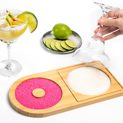 Bambú tallado con patrón floral aporta elegancia a la barra