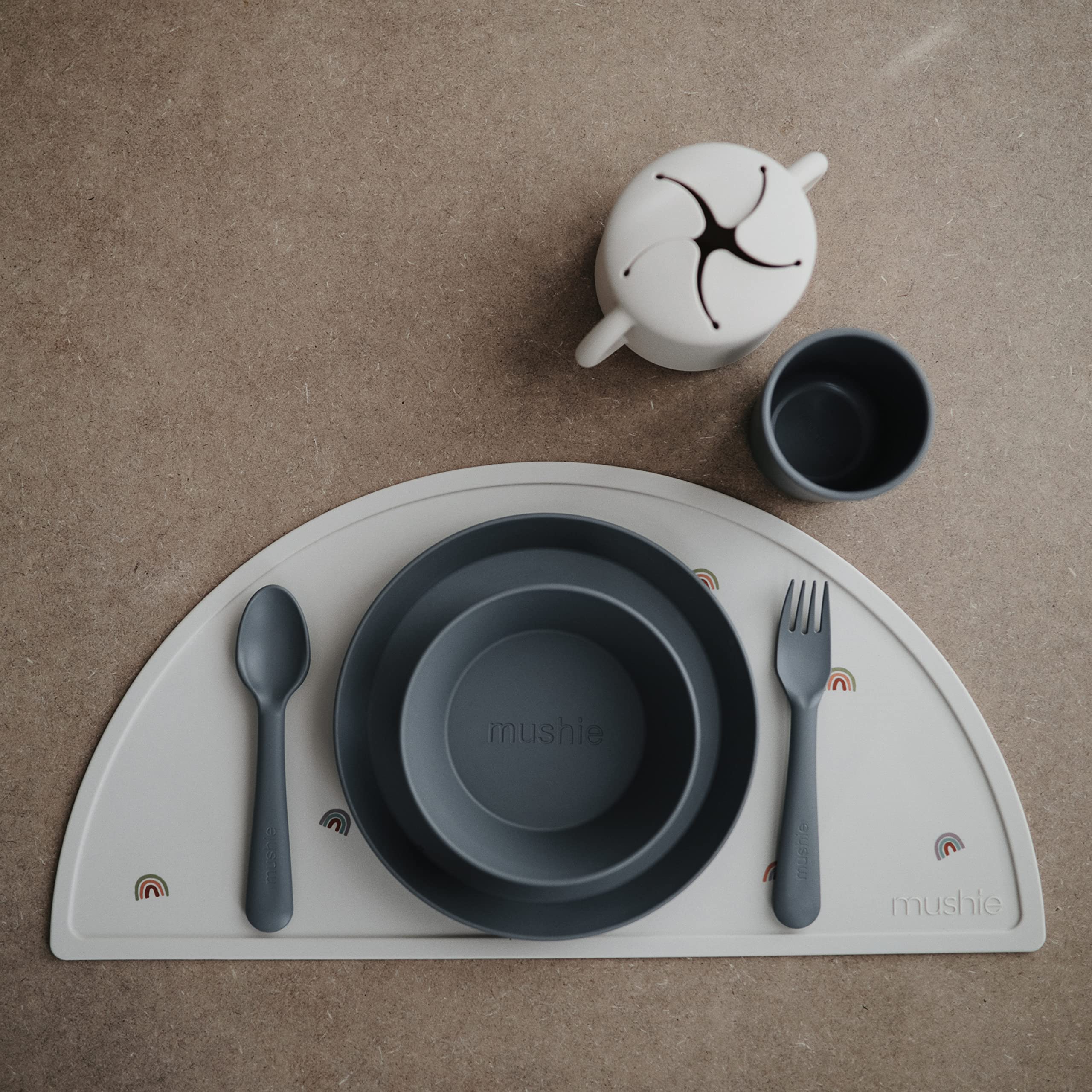 Cuenco Mushie humo, apto microondas para calentar comida.