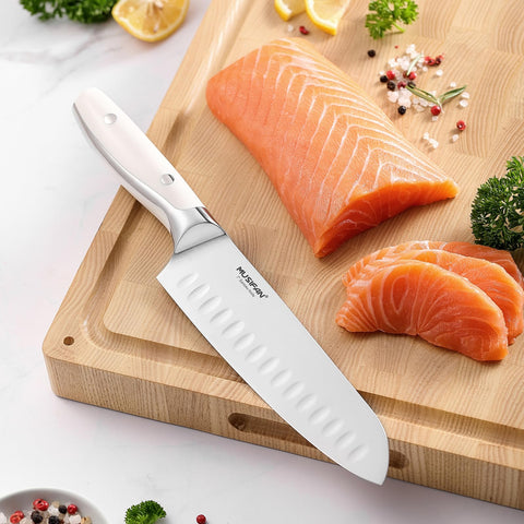 Corte preciso con el cuchillo Musifan en tareas de cocina