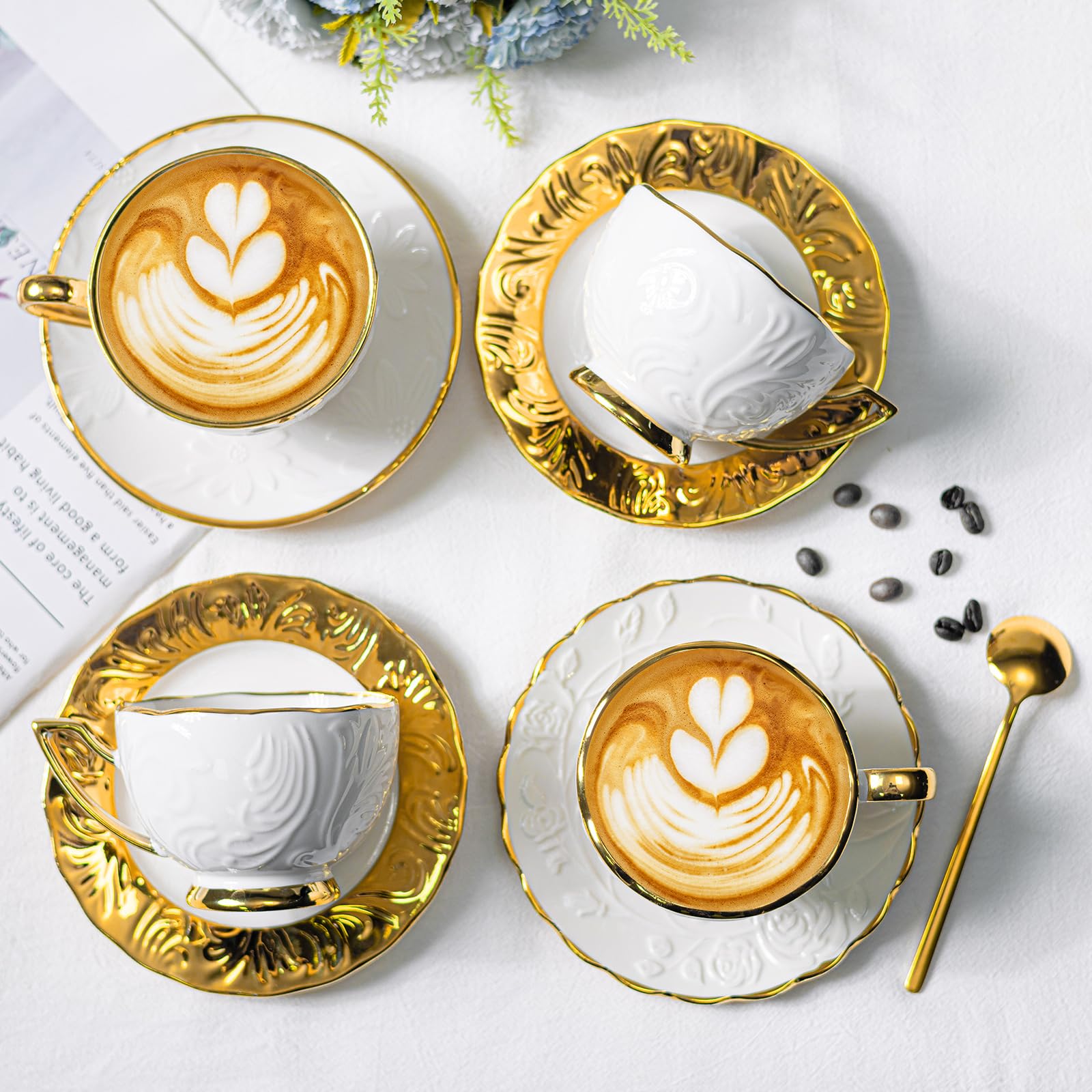 Muzizyq borde dorado y motivo floral añade un toque lujoso al café diario.