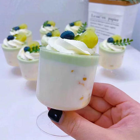 Compatible con helados, yogur y mousses por su forma.