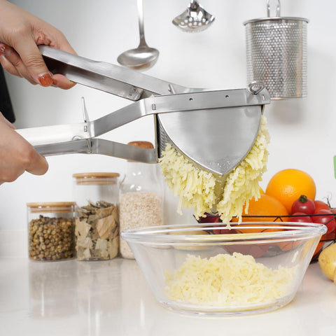 MyLifeUNIT prensapapas compacto facilita almacenamiento en cajón de la cocina.