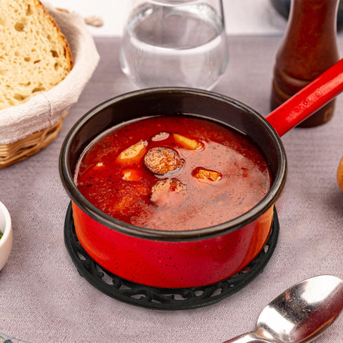 Nagpew trivet usos versátiles en cocina y mesa.