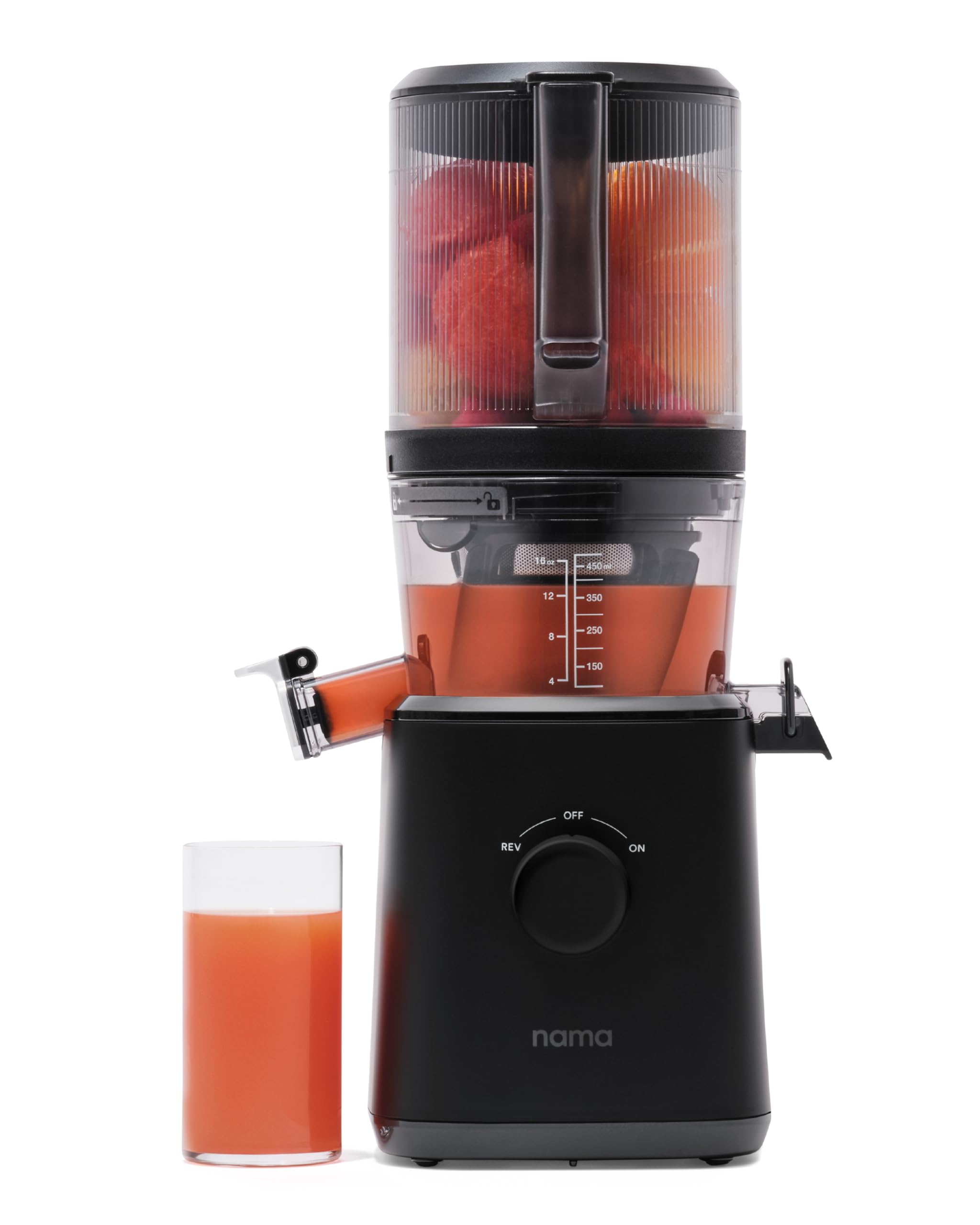 Nama J2 con tolva automática facilita carga rápida de ingredientes y multitarea en la cocina.