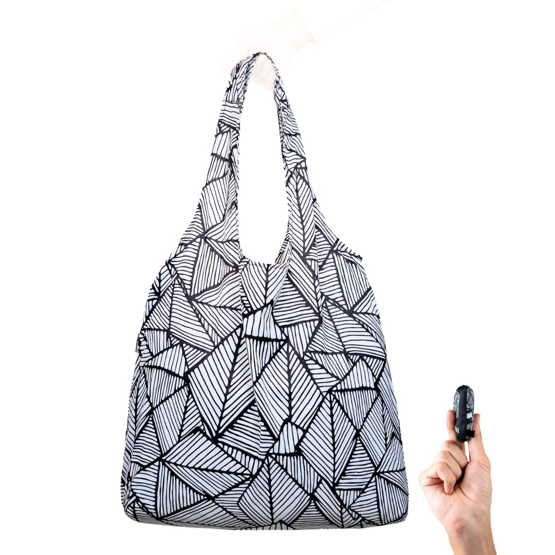 Nanobag, bolsa plegable ultraligera lista para bolsillo y compras rápidas.