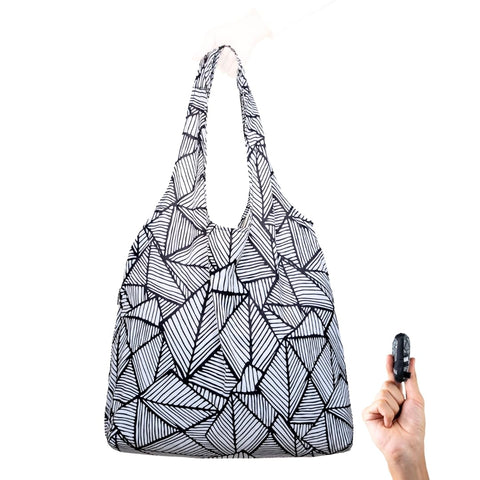 Nanobag, bolsa plegable ultraligera lista para bolsillo y compras rápidas.