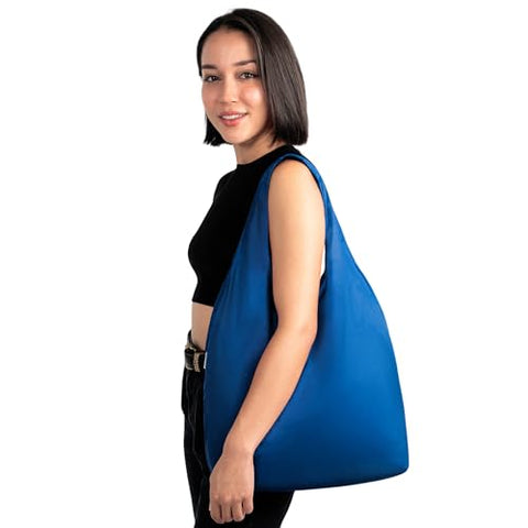 Nanobag Tote con capacidad de 19 litros para compras o viaje.
