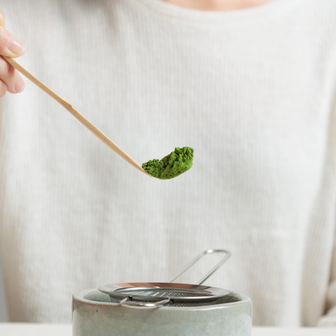 Naoki Matcha cuenco negro-ceramica con vertidor para uso y servicio
