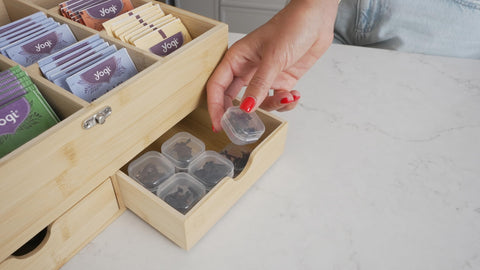 Naturustic caja de té bambú, acabado elegante para decorar tu espacio.