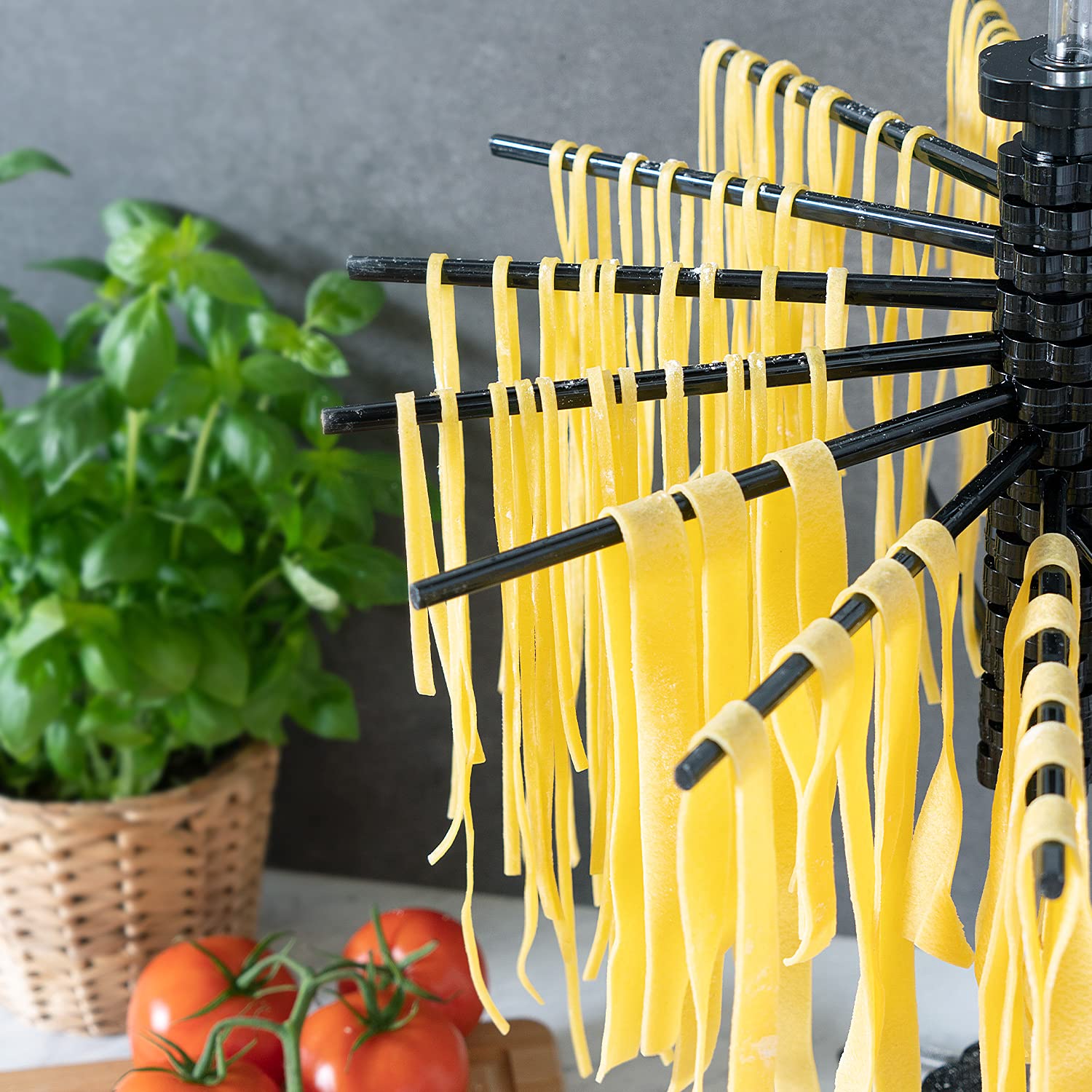 Navaris capacidad de 2 kg para pasta fresca.