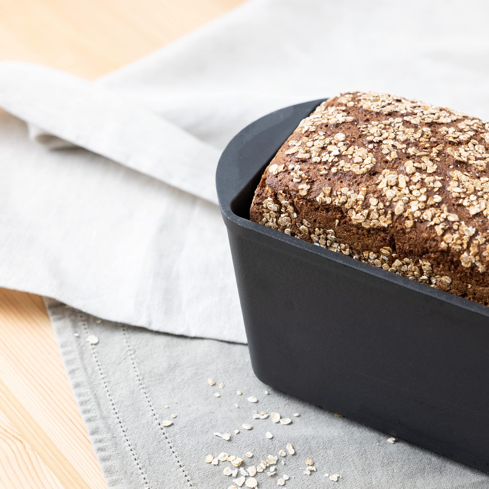 Navaris: pan de hierro para cocinar al aire libre con tapa.