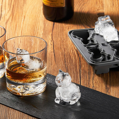 Cubos de hielo en forma de gato para whisky.
